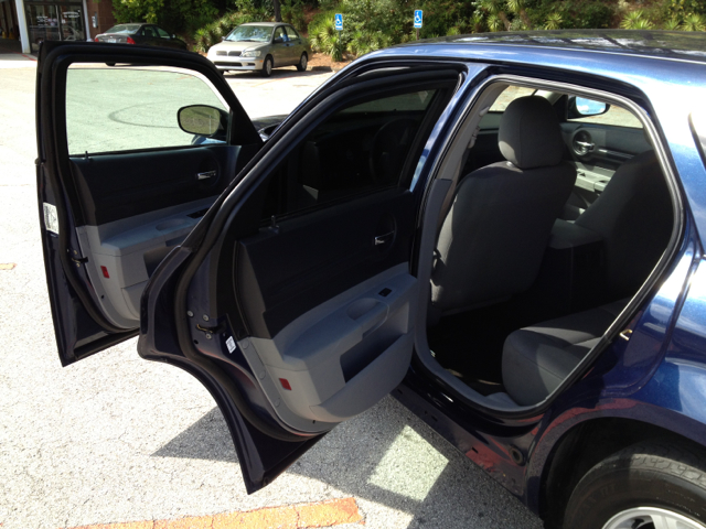 2006 Dodge Magnum SE