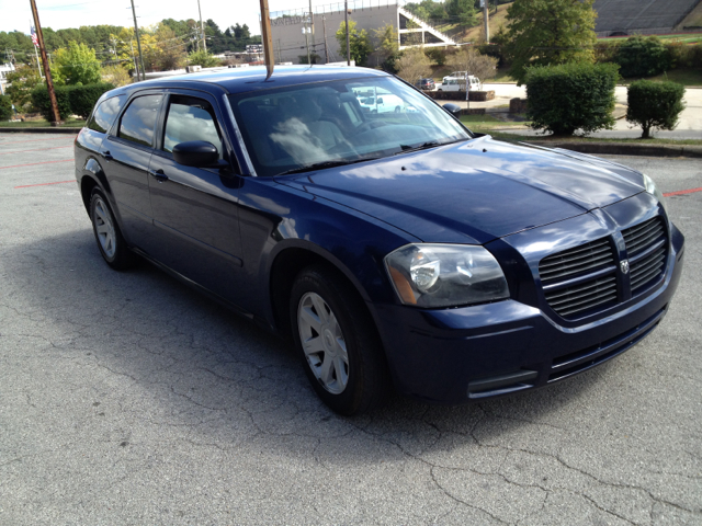 2006 Dodge Magnum SE