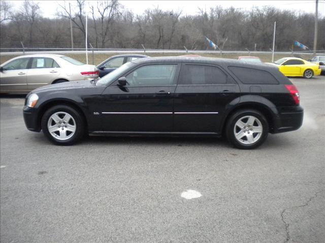 2006 Dodge Magnum S