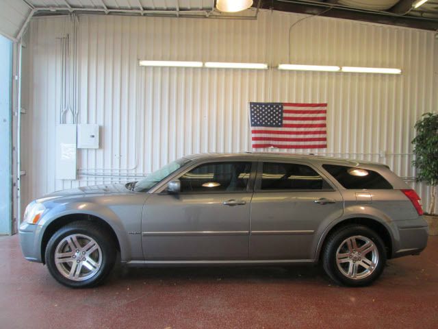 2006 Dodge Magnum Slammed Custom BUG