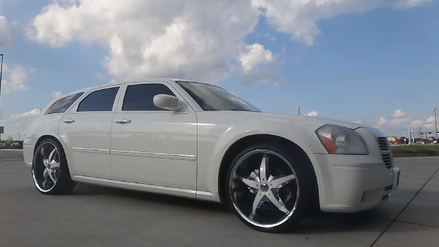2006 Dodge Magnum S