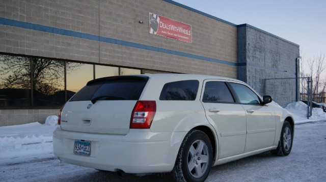 2006 Dodge Magnum SE
