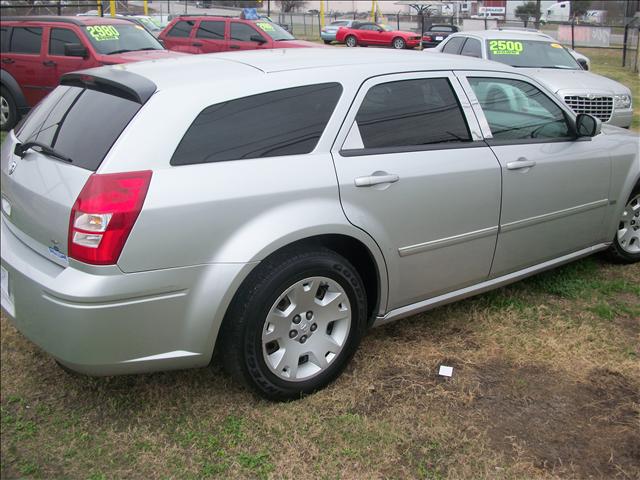 2006 Dodge Magnum S