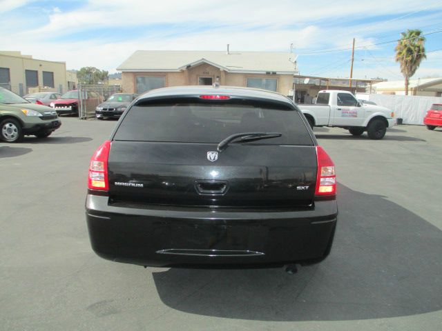 2006 Dodge Magnum S