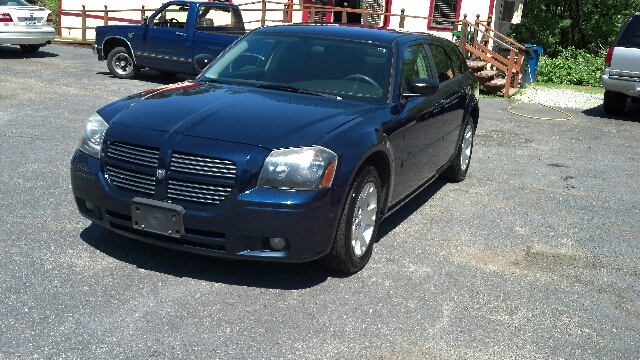 2006 Dodge Magnum S