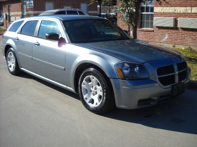 2006 Dodge Magnum SE