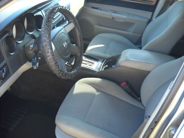 2006 Dodge Magnum SE