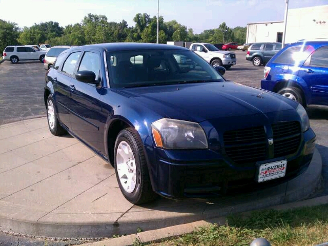 2006 Dodge Magnum SE