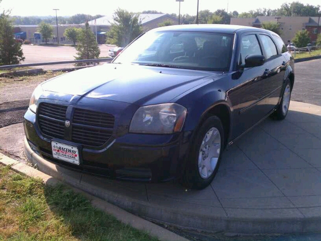 2006 Dodge Magnum SE