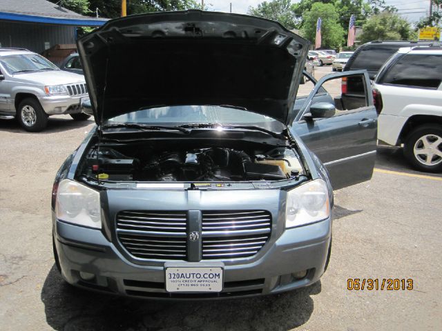 2006 Dodge Magnum S