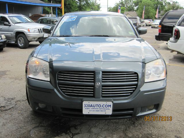 2006 Dodge Magnum S