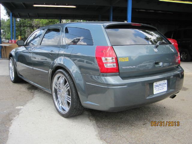 2006 Dodge Magnum S