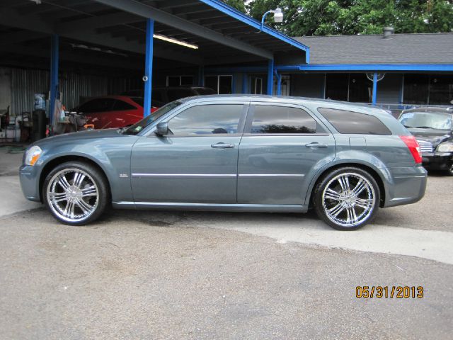 2006 Dodge Magnum S