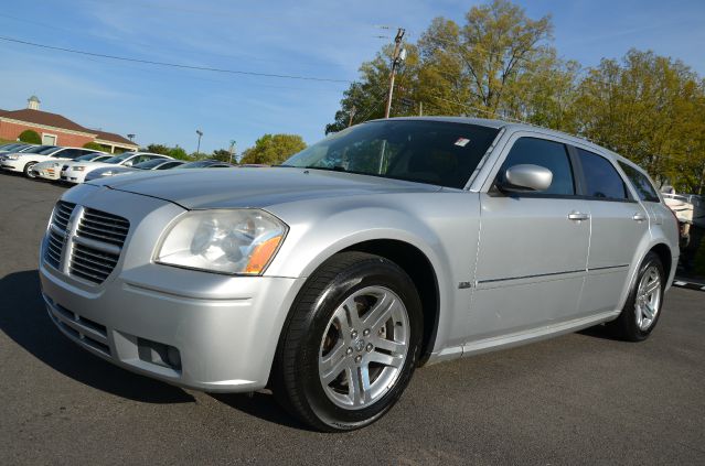 2006 Dodge Magnum S