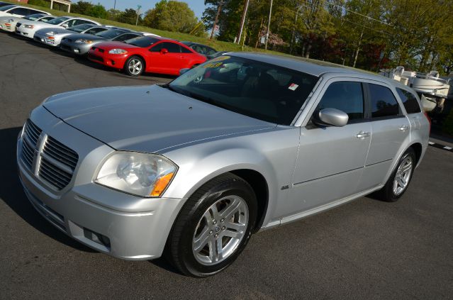 2006 Dodge Magnum S