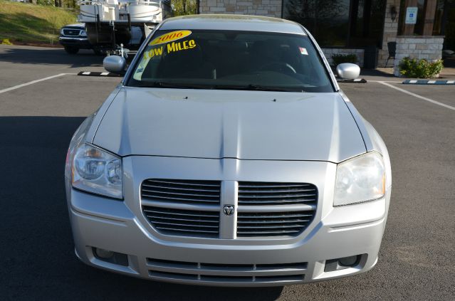 2006 Dodge Magnum S