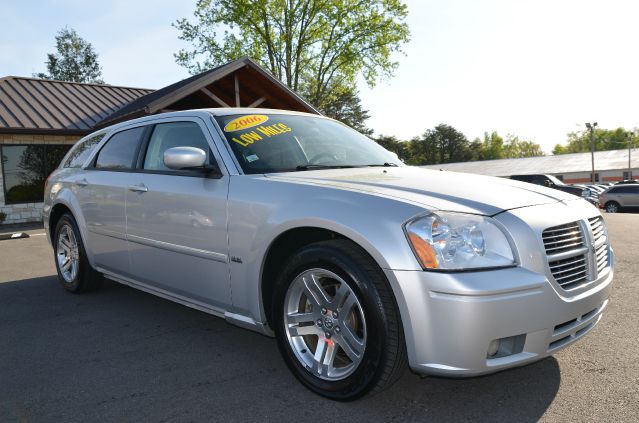 2006 Dodge Magnum S