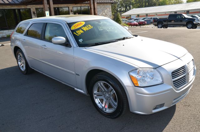 2006 Dodge Magnum S