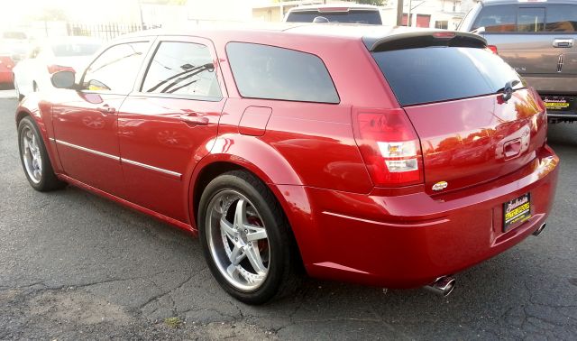 2006 Dodge Magnum Deluxe Convertible