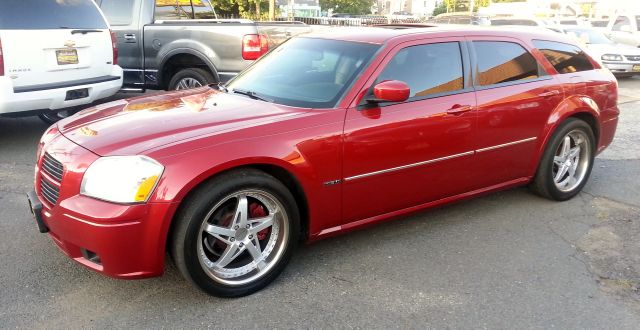 2006 Dodge Magnum Deluxe Convertible