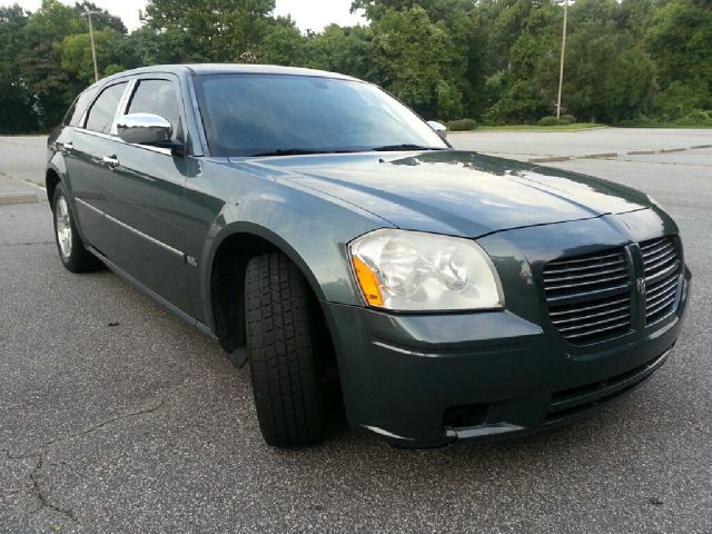 2006 Dodge Magnum S