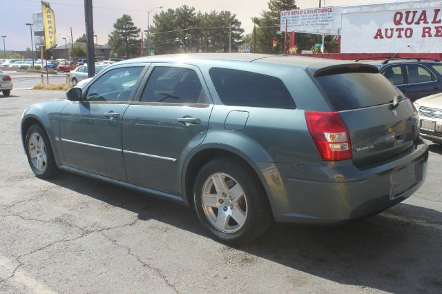 2006 Dodge Magnum S