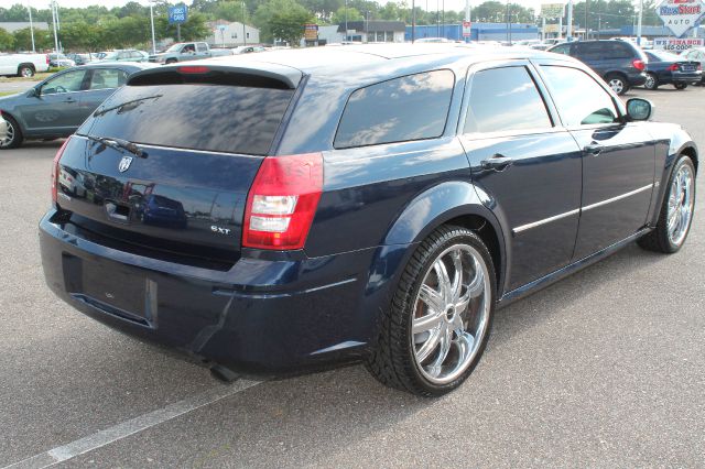 2006 Dodge Magnum S