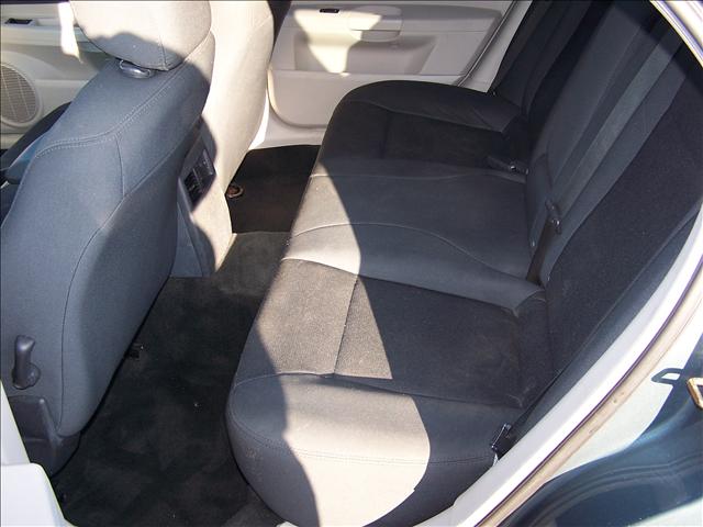 2006 Dodge Magnum SE