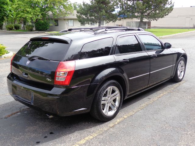 2006 Dodge Magnum Deluxe Convertible