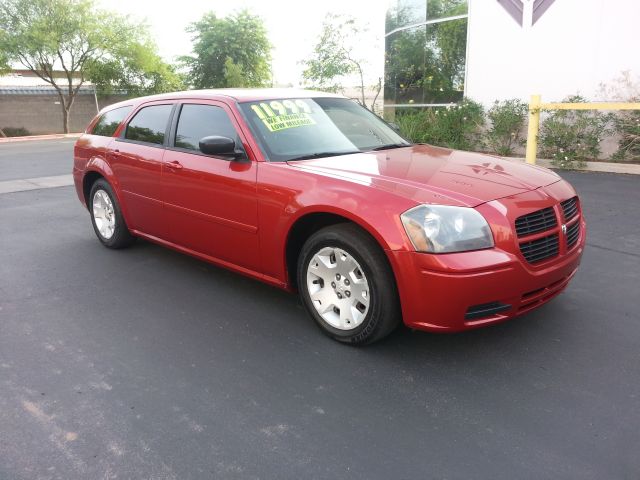 2006 Dodge Magnum SE