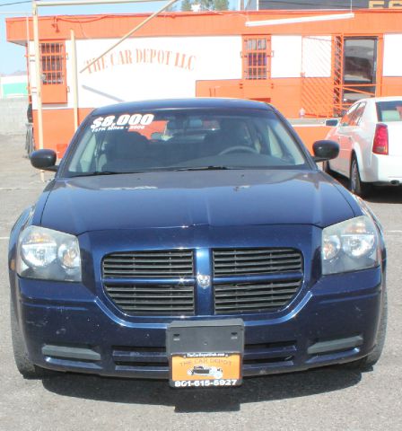 2006 Dodge Magnum SE