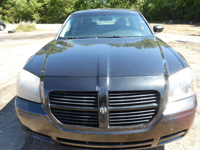 2006 Dodge Magnum SE