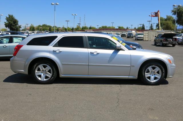 2006 Dodge Magnum S