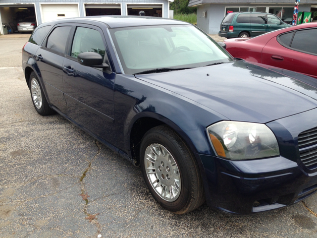 2006 Dodge Magnum SE