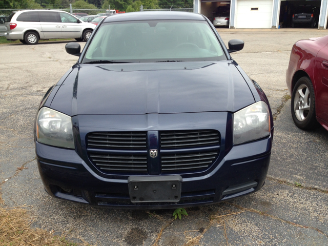 2006 Dodge Magnum SE