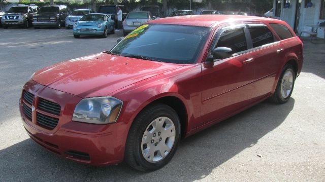 2006 Dodge Magnum SE