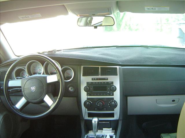 2006 Dodge Magnum 2dr Spyder Auto GS