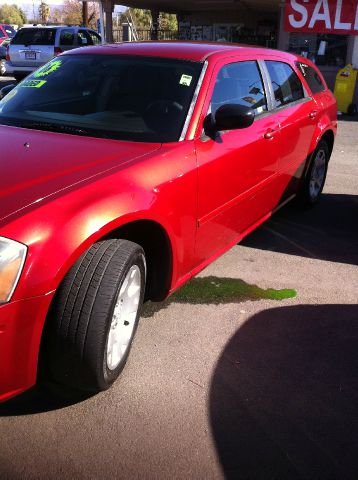 2006 Dodge Magnum SE