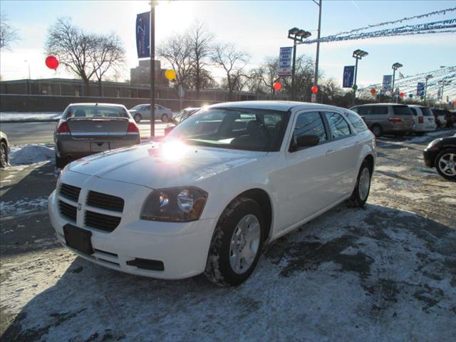 2006 Dodge Magnum SE