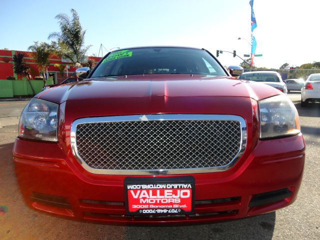 2006 Dodge Magnum SE