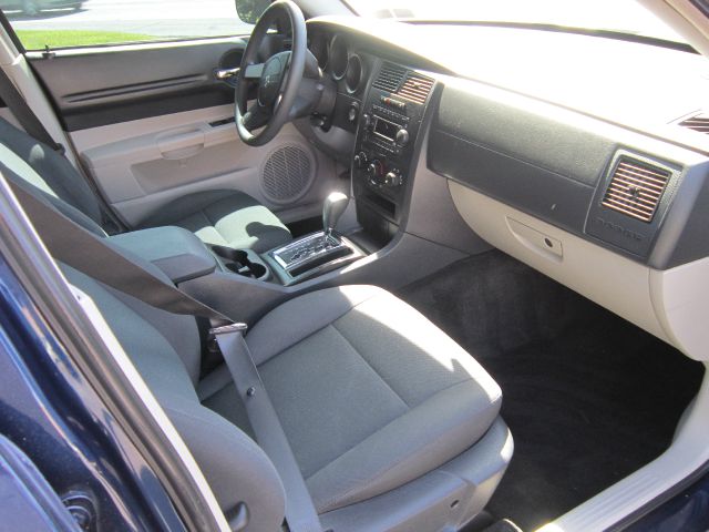 2006 Dodge Magnum SE