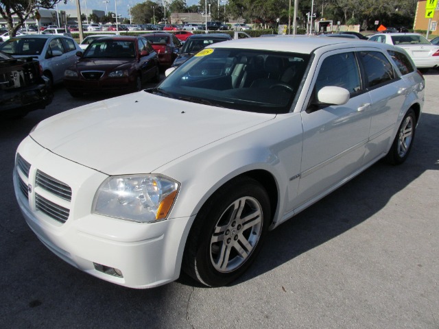 2006 Dodge Magnum Deluxe Convertible