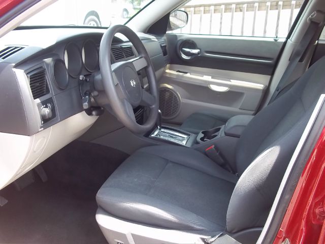 2006 Dodge Magnum SE