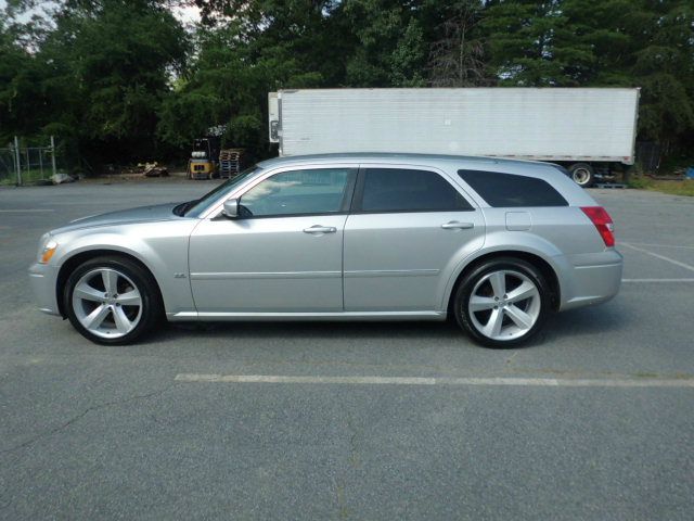 2006 Dodge Magnum S