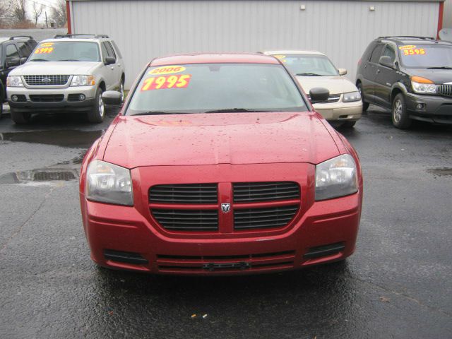 2006 Dodge Magnum SE