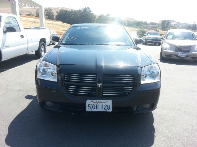 2006 Dodge Magnum Deluxe Convertible