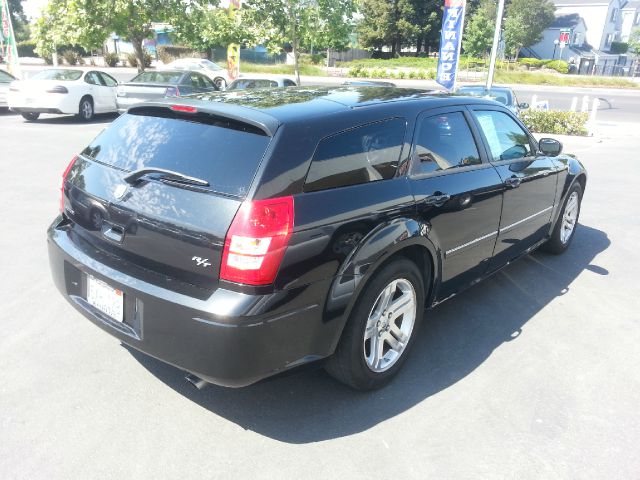 2006 Dodge Magnum Deluxe Convertible