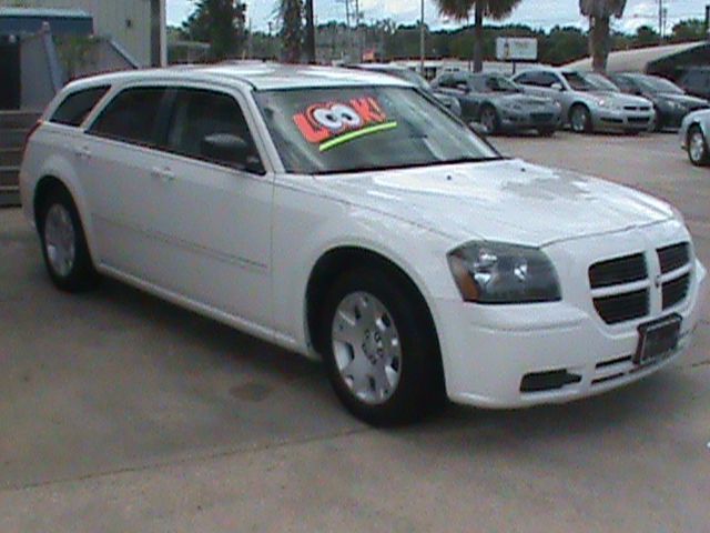 2007 Dodge Magnum SE