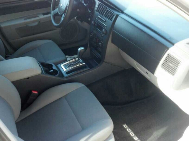 2007 Dodge Magnum SE