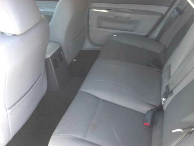 2007 Dodge Magnum SE